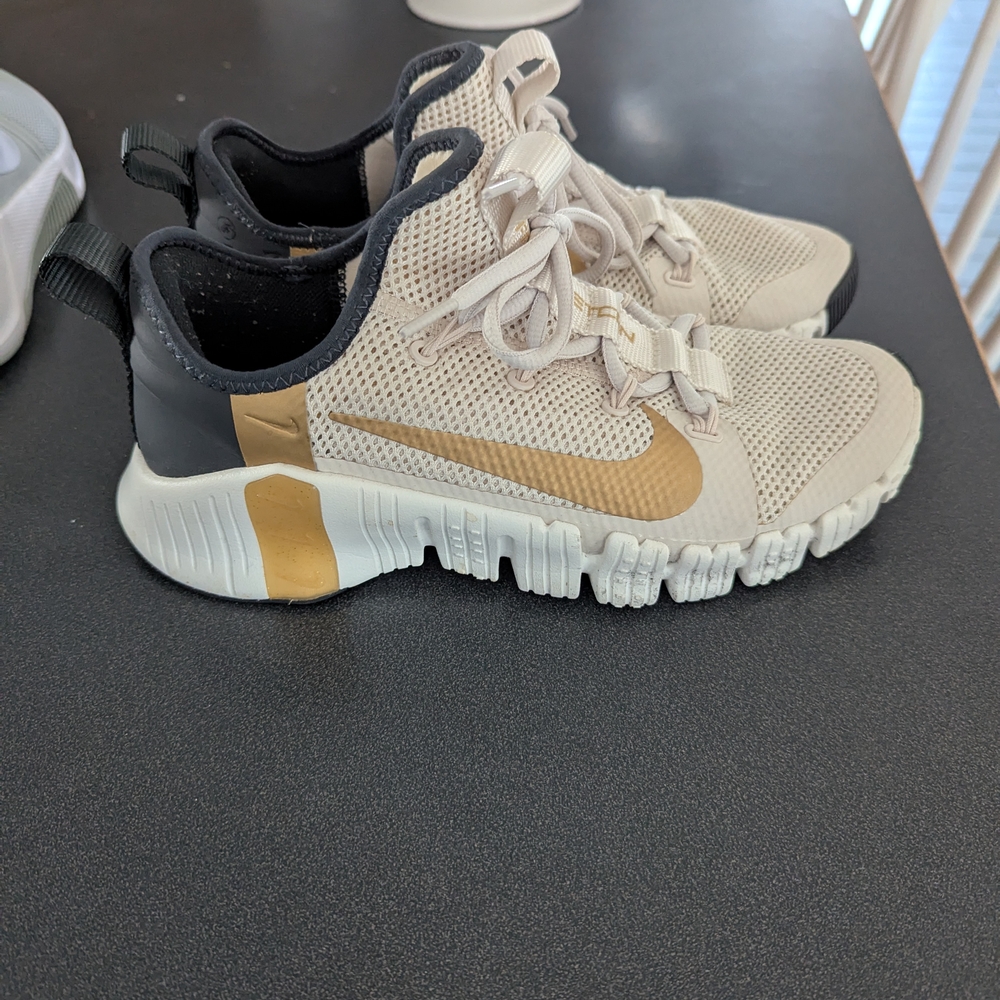 Nike Athletic Shoes in Cream and Gold